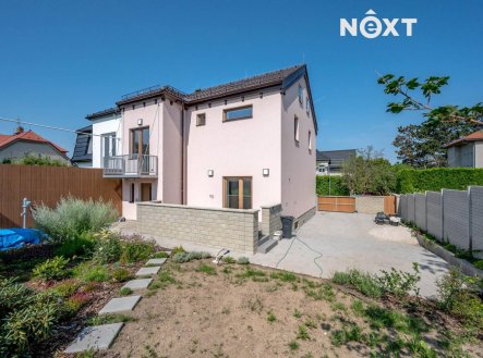 Pronájem bytu, 2+kk, 61 m²
