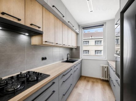Prodej bytu, 4+1, 70 m²