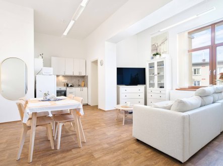 Pronájem bytu, 1+kk, 42 m²