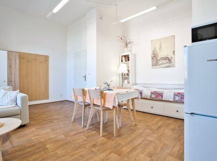 Pronájem bytu, 1+kk, 42 m²