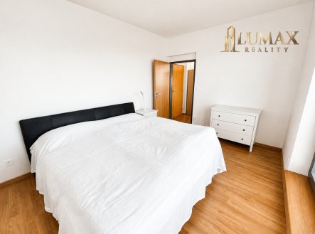 Pronájem bytu, 3+kk, 64 m²