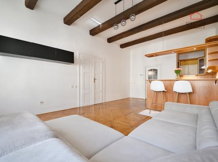 Pronájem bytu, 3+kk, 77 m²
