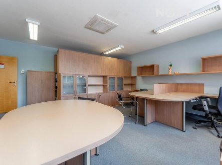 Pronájem kanceláře, 94 m²