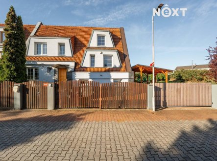 Pronájem domu/vily, 248 m²