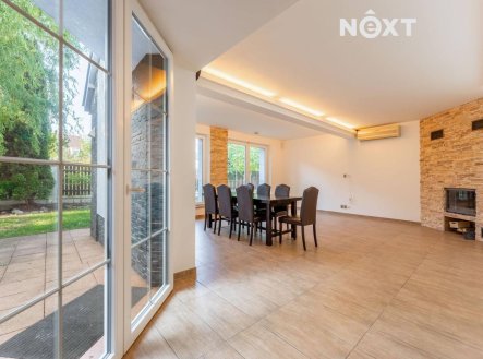 Pronájem domu/vily, 248 m²