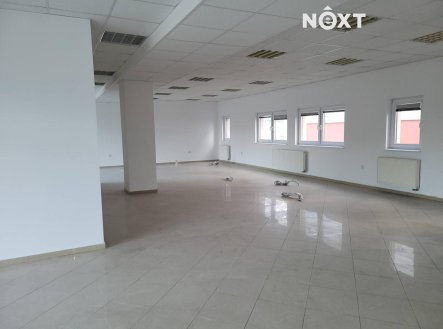 Pronájem komerčního objektu, obchodní centrum, 137 m²