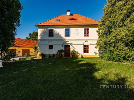 . | Prodej - dům/vila, 465 m²