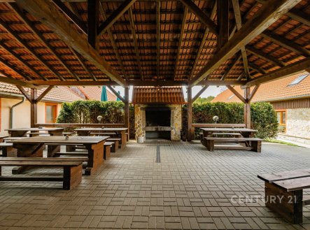 Prodej restaurace, 1 320 m²