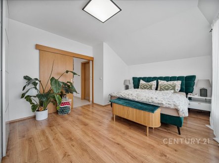 Pronájem bytu, 3+kk, 115 m²