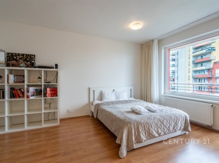 Pronájem bytu, 1+kk, 33 m²