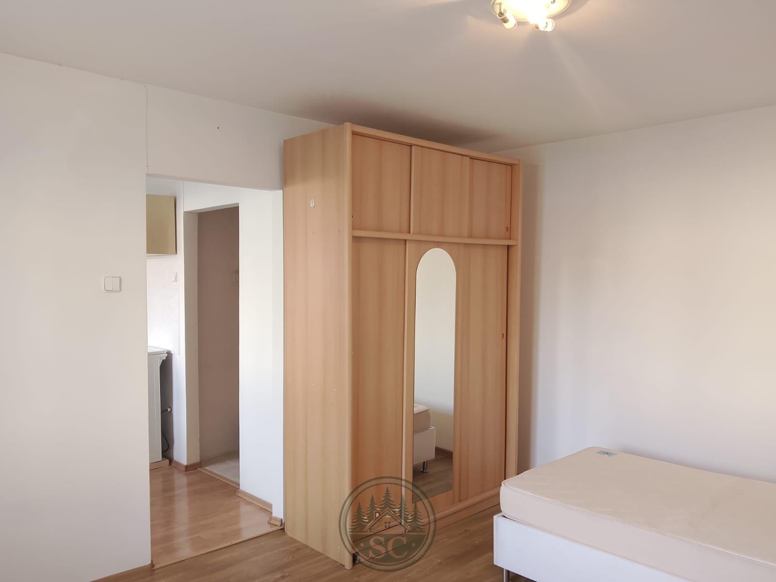 ff80c63c-33da-4d3a-a8e4-d9e942291a59.jpg