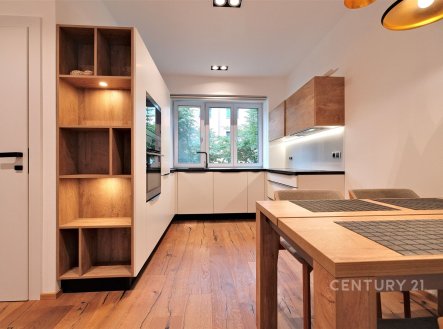 Pronájem bytu, 2+kk, 76 m²