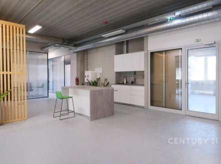 Pronájem kanceláře, 104 m²