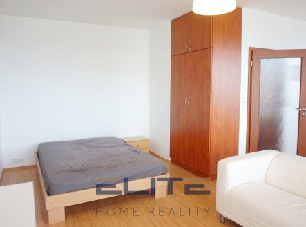 Pronájem bytu, 1+kk, 40 m²
