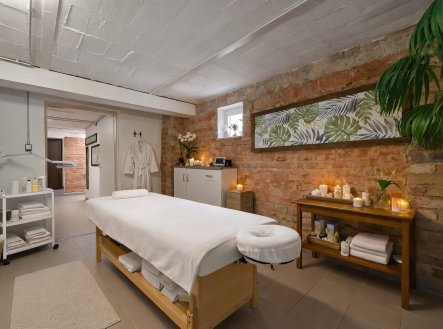 Prodej hotel, 391 m²