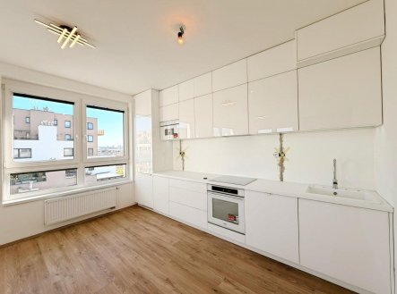 Pronájem bytu, 3+kk, 75 m²