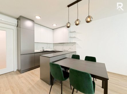 Pronájem bytu, 3+kk, 79 m²