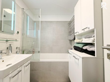 Pronájem bytu, 2+kk, 56 m²