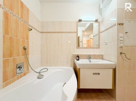 Pronájem bytu, 3+kk, 93 m²