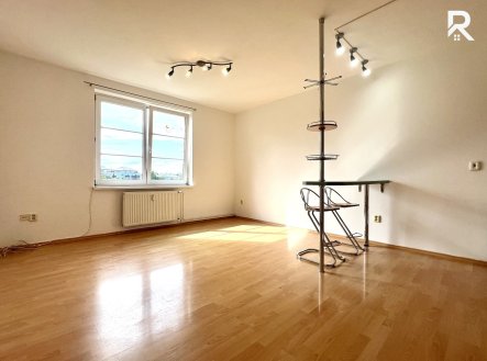 Pronájem bytu, 1+kk, 30 m²