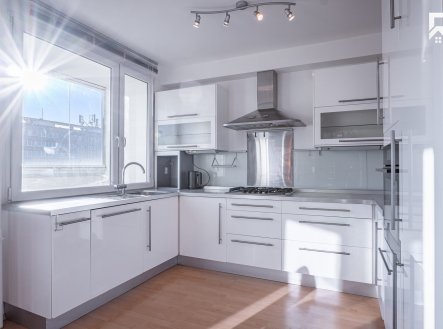 Pronájem bytu, 2+kk, 66 m²