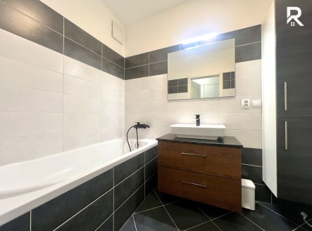 Pronájem bytu, 2+kk, 58 m²