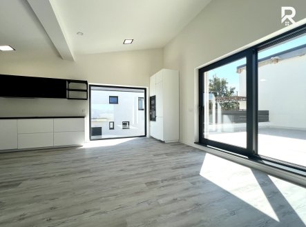 Pronájem bytu, 3+kk, 126 m²