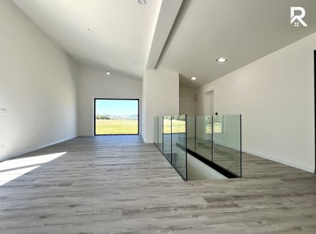 Pronájem bytu, 3+kk, 126 m²
