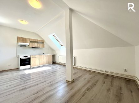 Pronájem bytu, 2+1, 66 m²