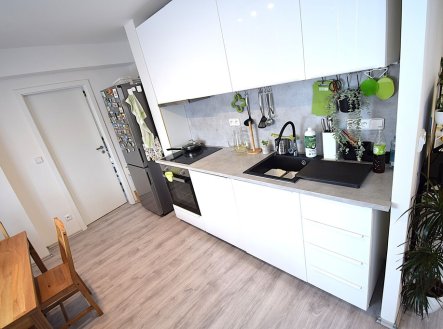 Pronájem bytu, 3+kk, 83 m²
