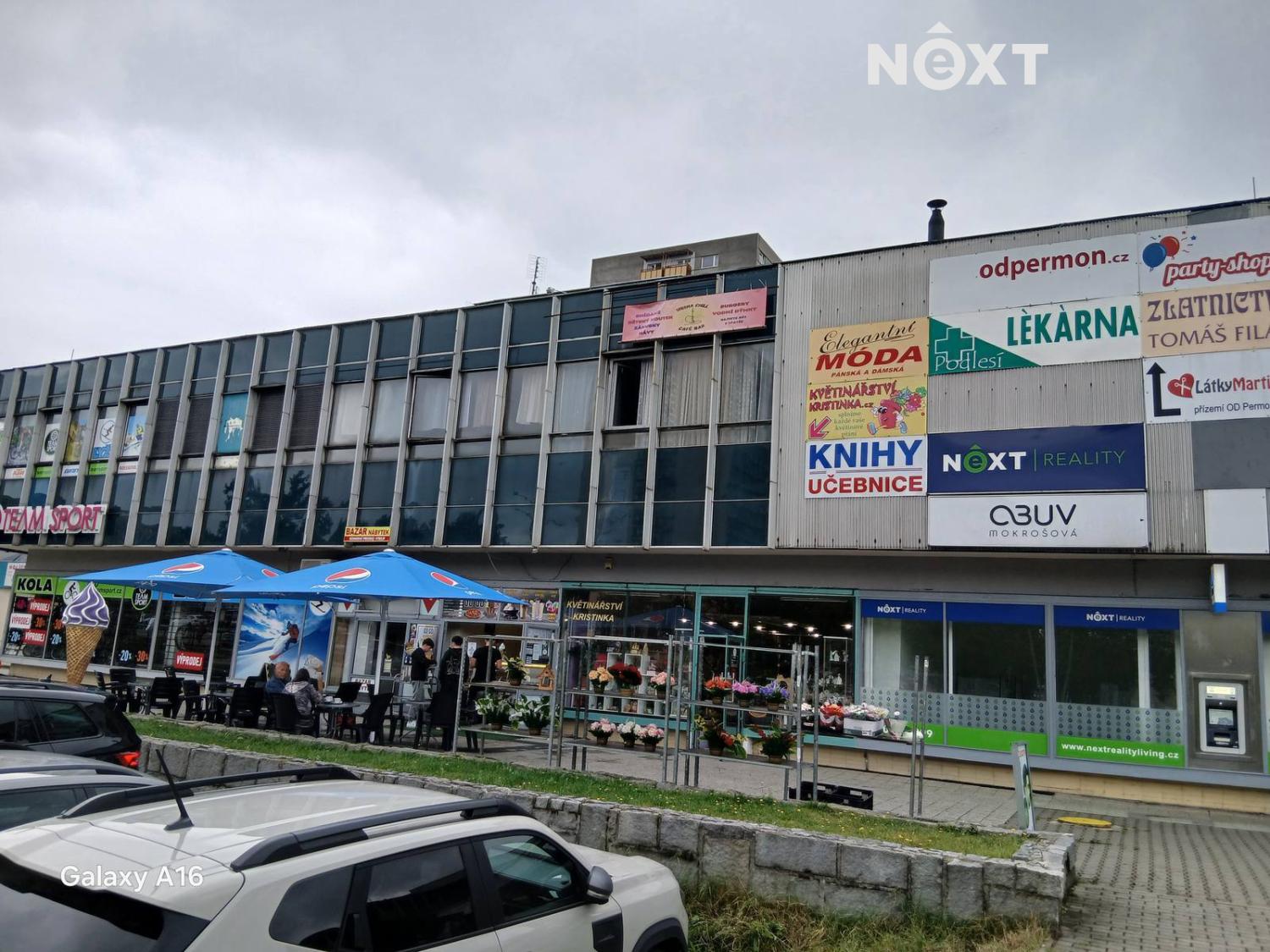 Pronájem komerční Obchodní prostory, 65㎡