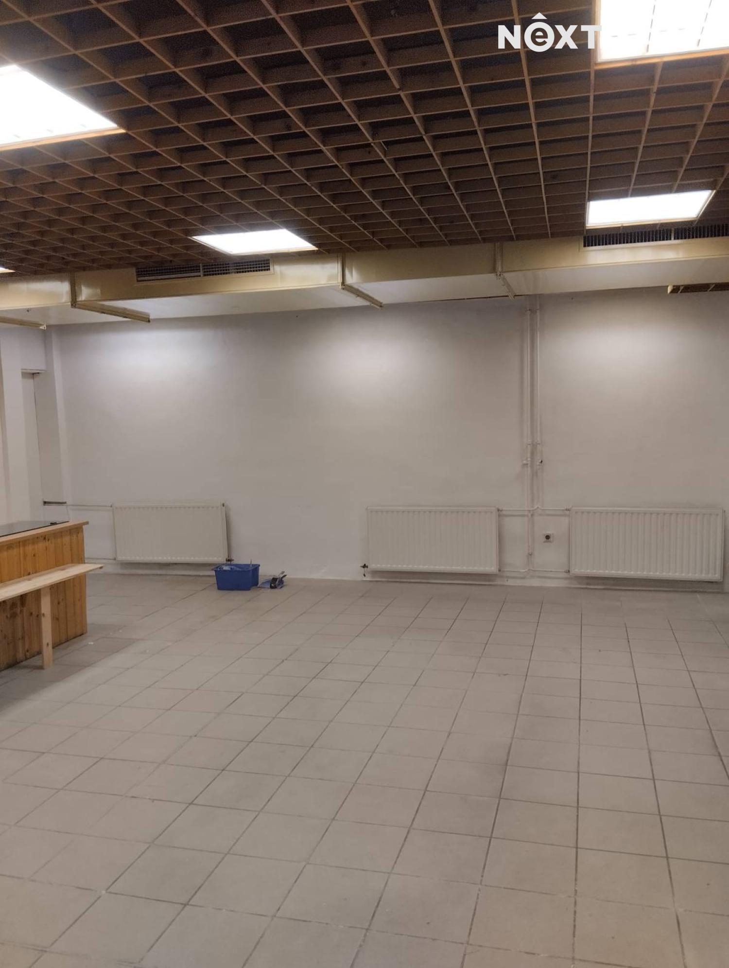 Pronájem komerční Obchodní prostory, 65㎡