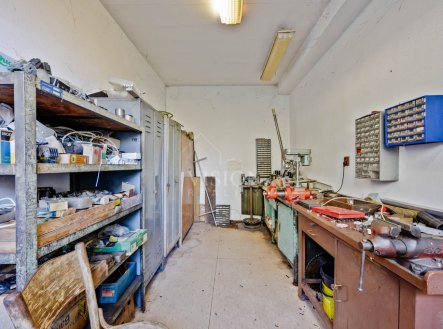 Prodej výrobní prostory, 450 m²