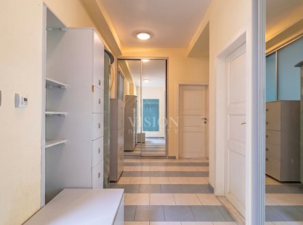 villa-u-prahy-bez-veci-2.jpg | Prodej - dům/vila, 227 m²
