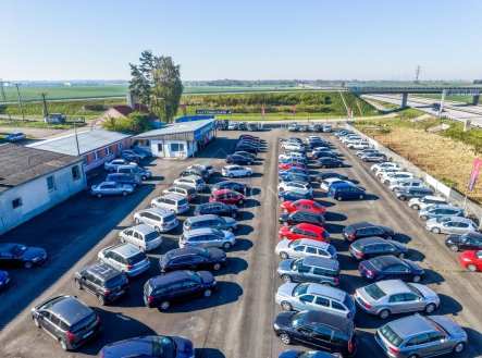 Pronájem jiné komerční nemovitosti, 7 927 m²
