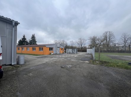 Pronájem skladu, 76 m²