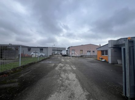 Pronájem skladu, 76 m²