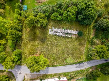 Prodej pozemku pro bydlení, 3 233 m²