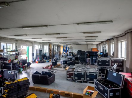 Pronájem obchodní prostory, 330 m²