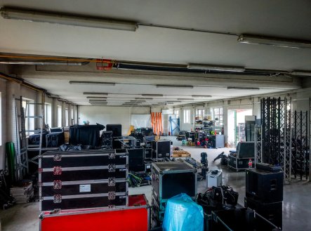 Pronájem obchodní prostory, 330 m²