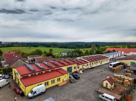Pronájem obchodní prostory, 330 m²