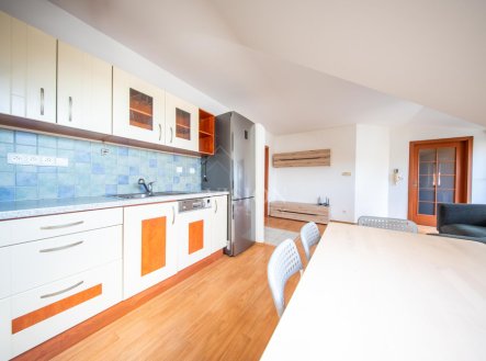 Pronájem bytu, 3+kk, 90 m²