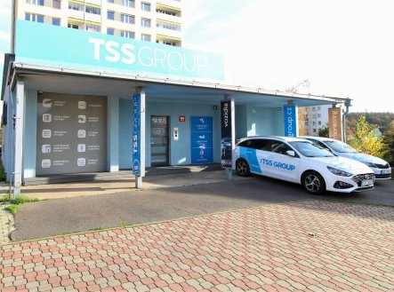 Pronájem komerčního objektu, administrativní budova, 165 m²