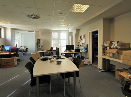 Pronájem kanceláře, 165 m²