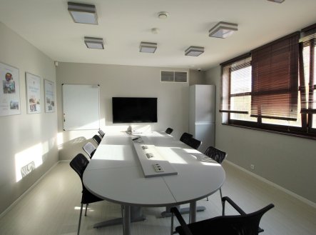 Pronájem kanceláře, 165 m²