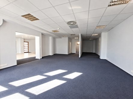 Pronájem kanceláře, 165 m²