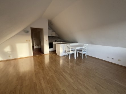 Pronájem bytu, 2+kk, 75 m²