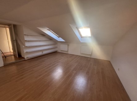 Pronájem bytu, 2+kk, 75 m²