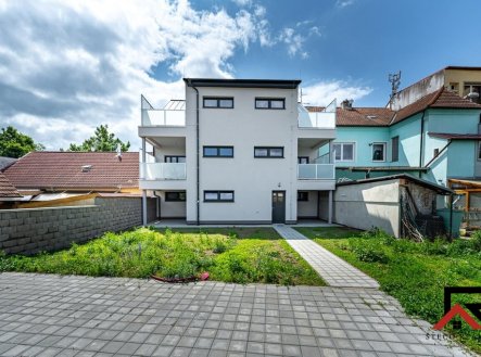 Pronájem bytu, 2+kk, 359 m²