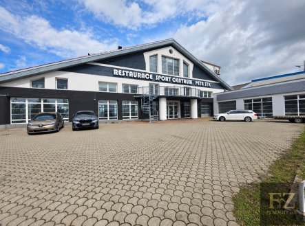 Pronájem obchodní prostory, 996 m²